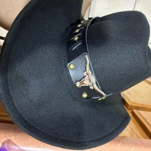 Uniqlo Black Western Hat with Bullhead Detail